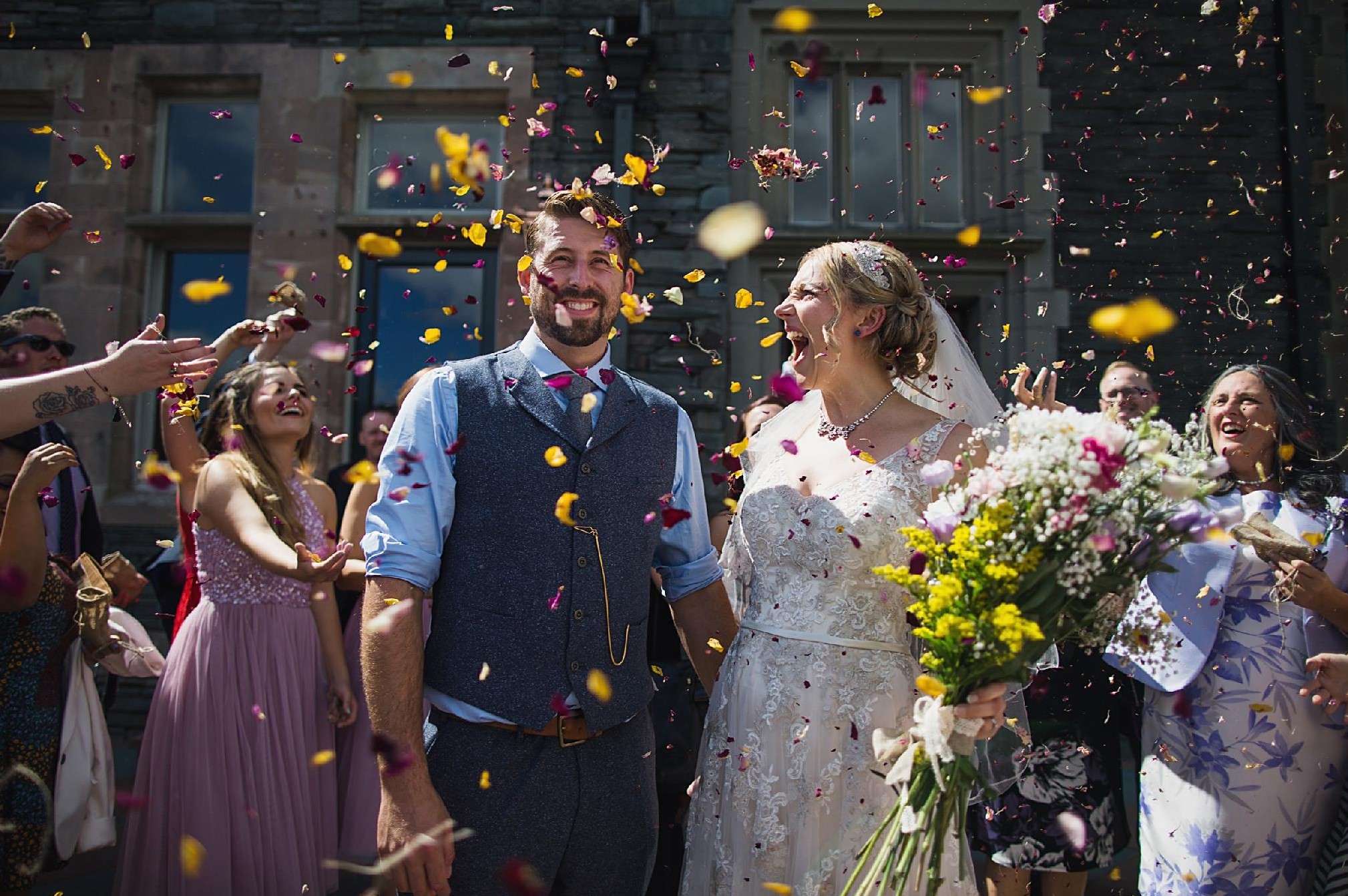 bold wedding photographer has a bold website